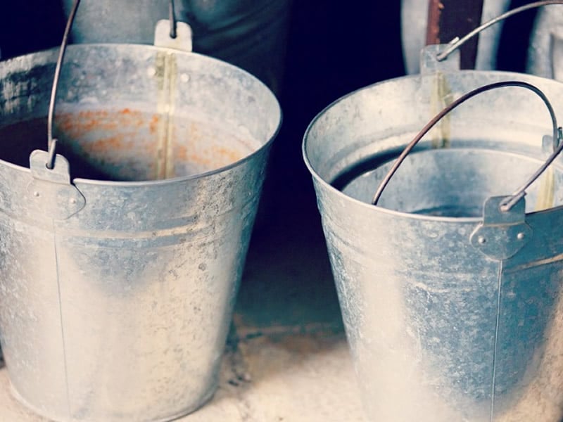 11/04/2018-5 Uses for a Vintage Style Bucket